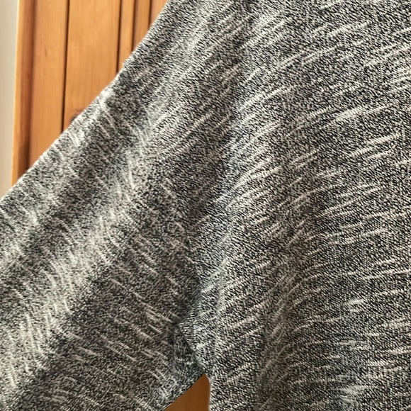 NWT Juicy Couture super soft rayon blend light sweater, size XL, hi/lo hem - Picture 4 of 13